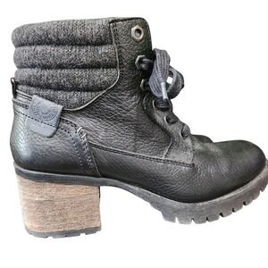 Stylish Black Heeled Boots with Gray Accents